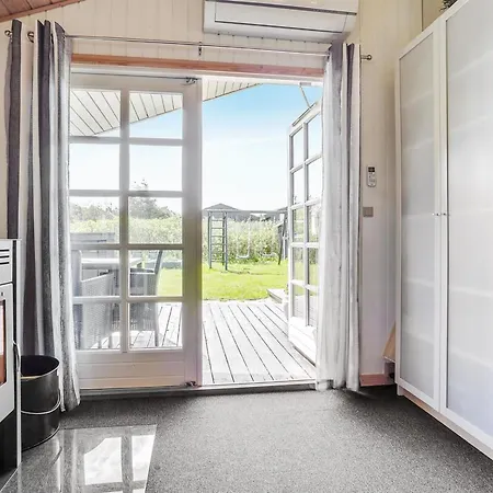 Myriam - 200m From The Sea By Interhome *